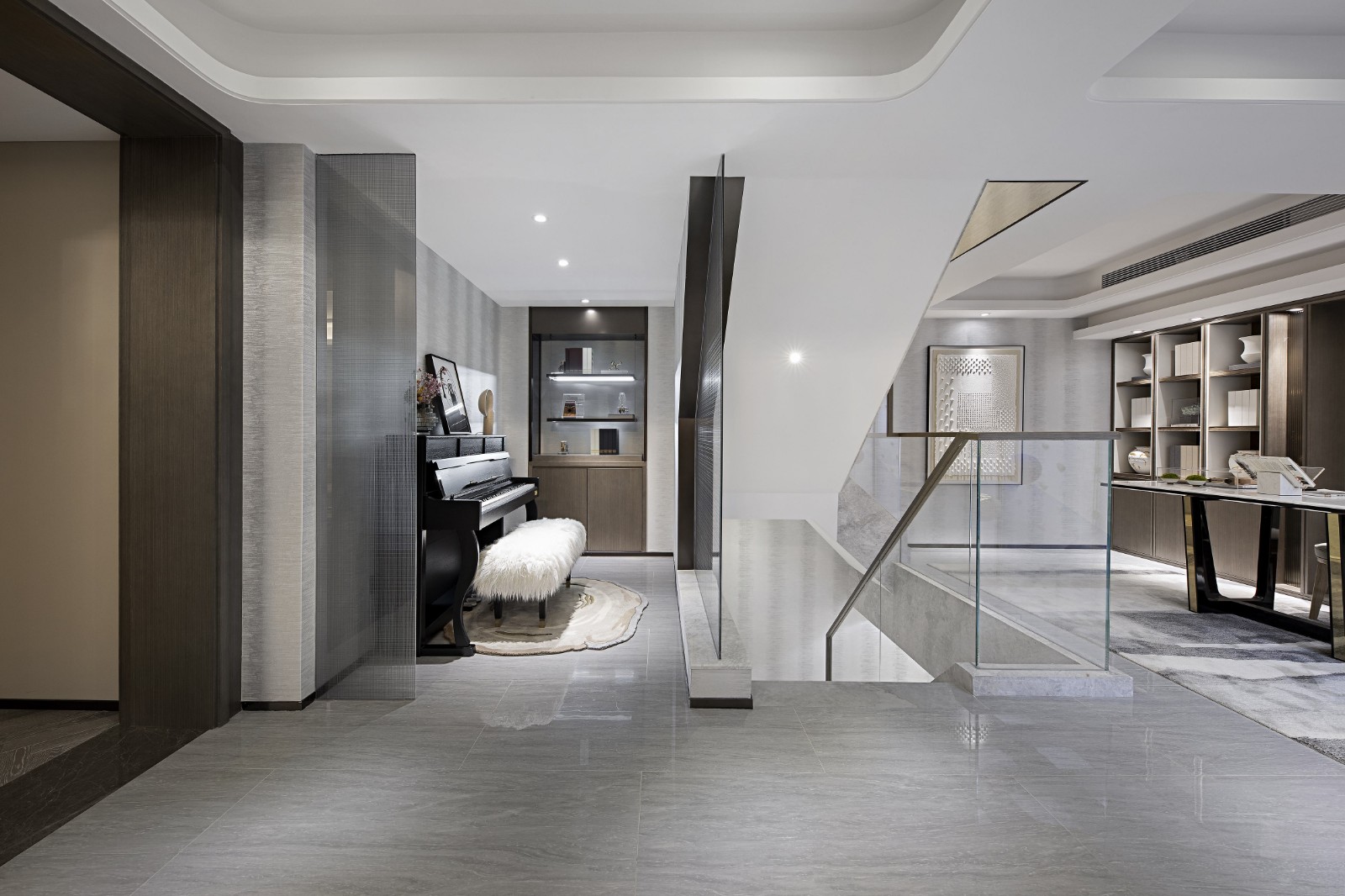 現代輕奢風格別墅室內設計家裝案例-樓梯間